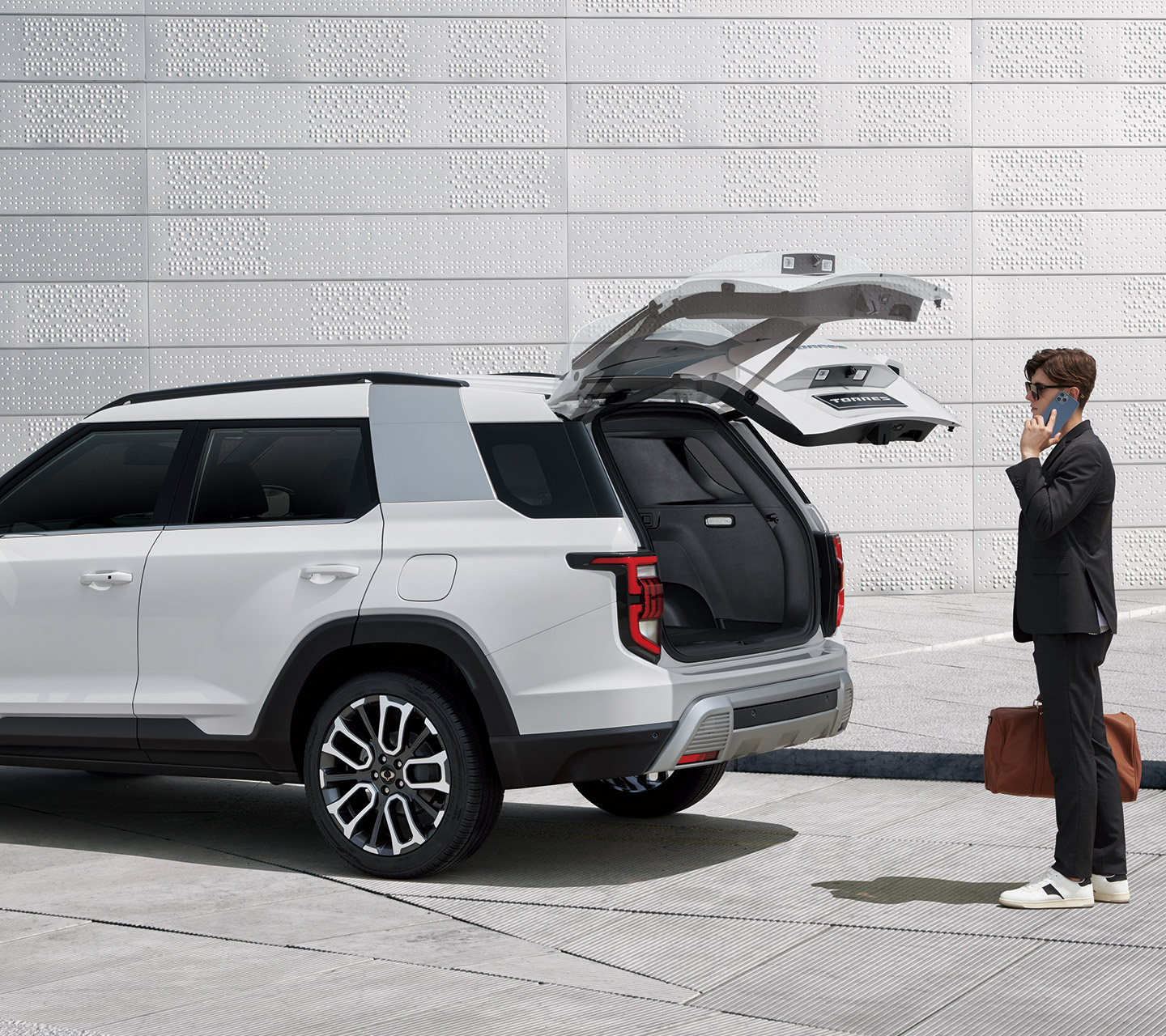 KGM Torres Electric Tailgate